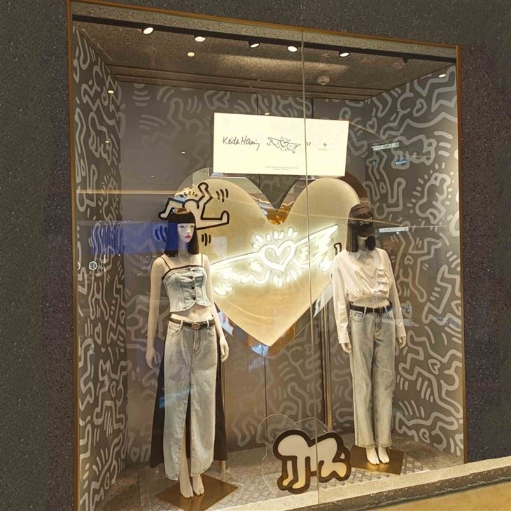 Customized Love Wings Chandelier Decoration Party Decoration Props Closed Window Display Props